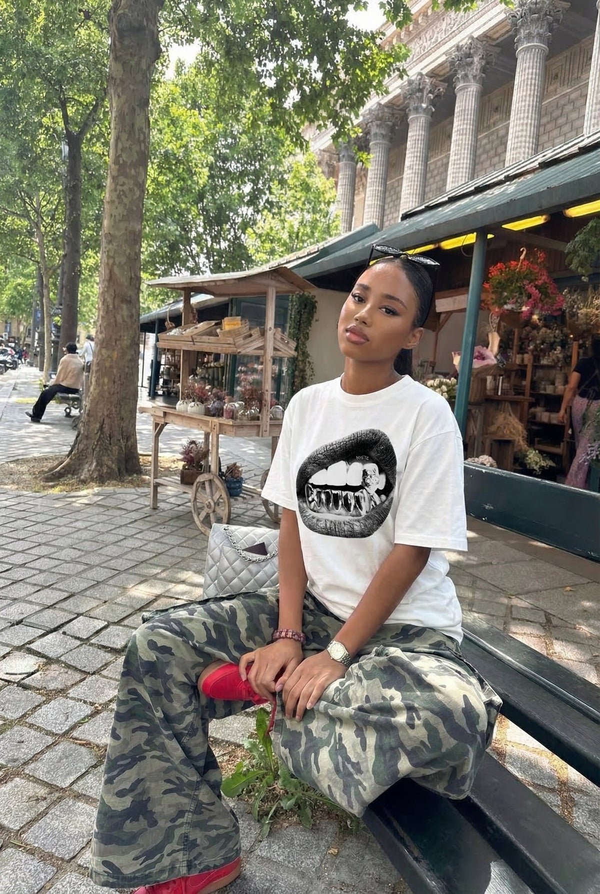 T-Shirt "Silberne Grillz"
