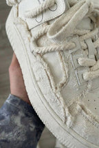 Sneakers „Zerstörungsserie“