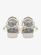 Sneakers „Zerstörungsserie“