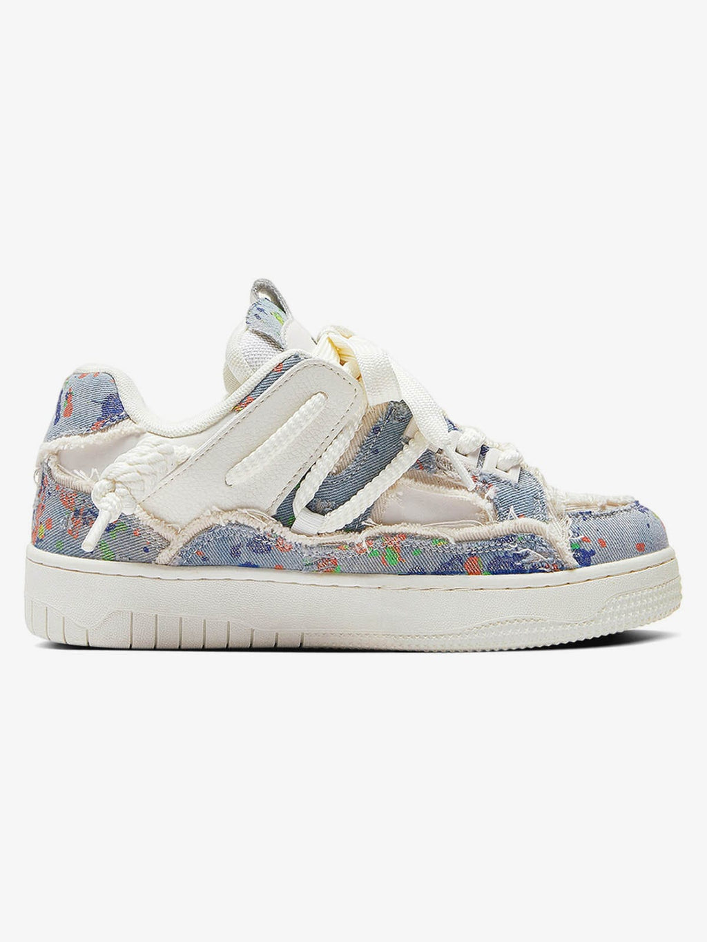 Sneakers „Zerstörungsserie“