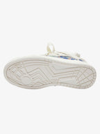 Sneakers „Zerstörungsserie“