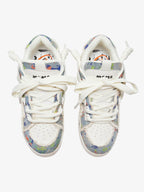 Sneakers „Zerstörungsserie“